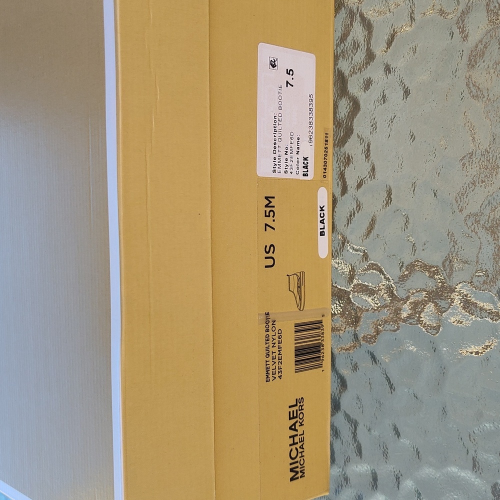 MICHAEL Michael Kors Emmett Quilted Sneaker Boot - Picture 14 of 14